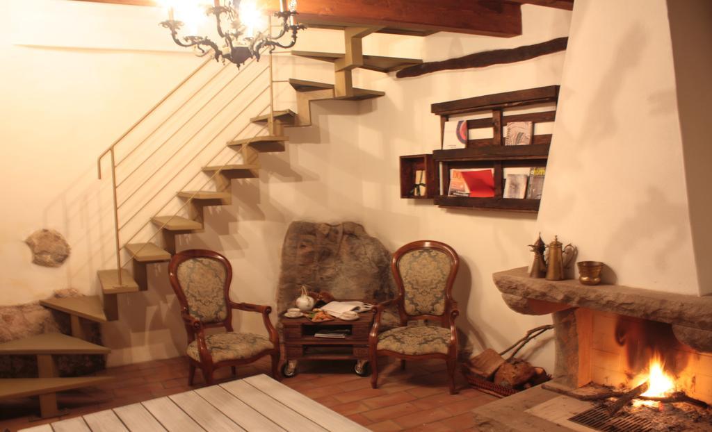 Il Lupo Rosso Bed & Breakfast Санту Лусурджу Екстериор снимка