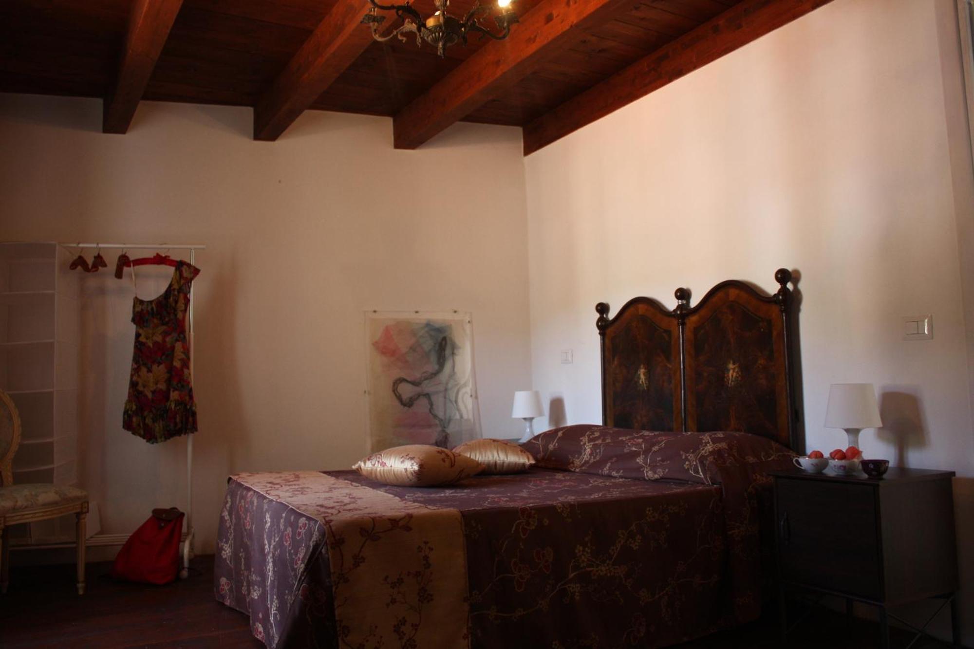 Il Lupo Rosso Bed & Breakfast Санту Лусурджу Екстериор снимка