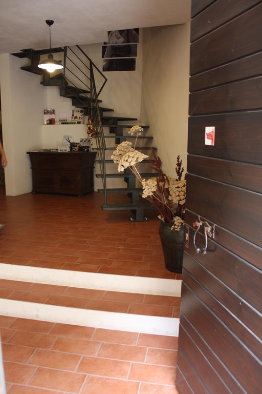 Il Lupo Rosso Bed & Breakfast Санту Лусурджу Екстериор снимка